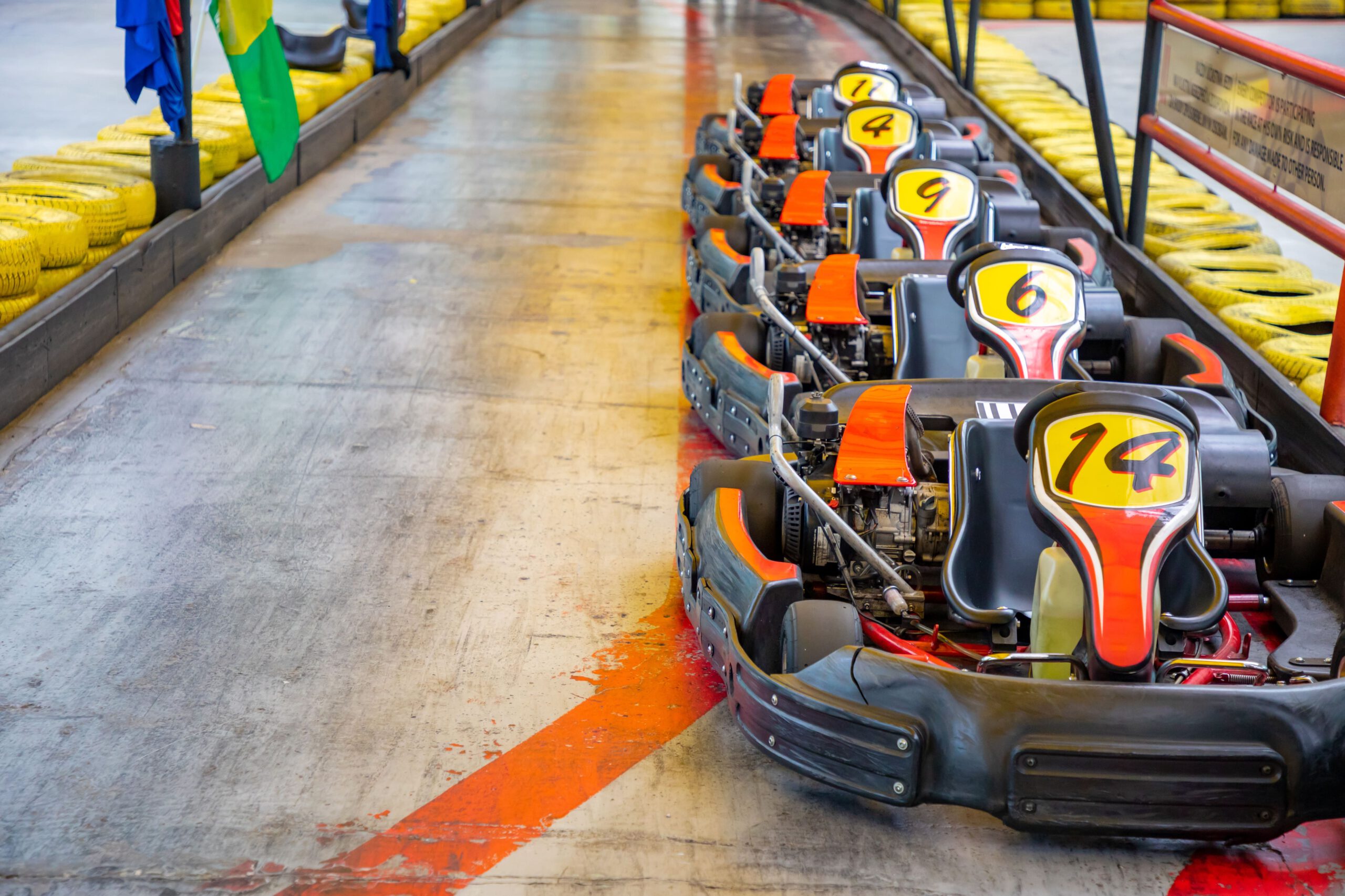 Karts de alquiler disponibles en el circuito Go Karts Mar Menor, Murcia, con formatos para adultos y niños